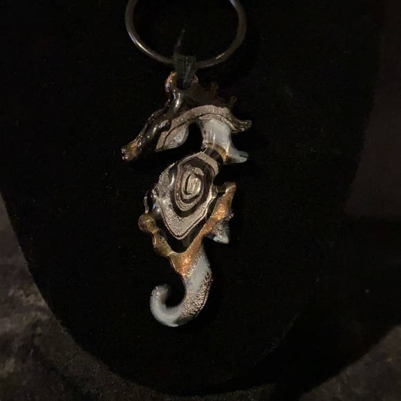 Glass seahorse necklace. - Picture 3 of 3